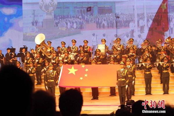 香港各界聚红馆观看 国庆 66周年文艺 晚会 |香港