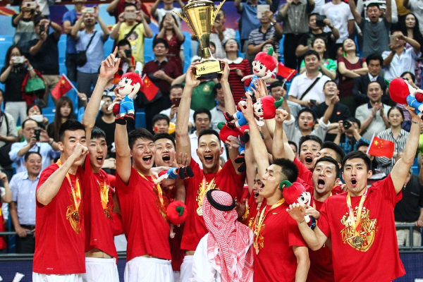 中国男篮夺冠找回自身特点 像极了19年前那支
