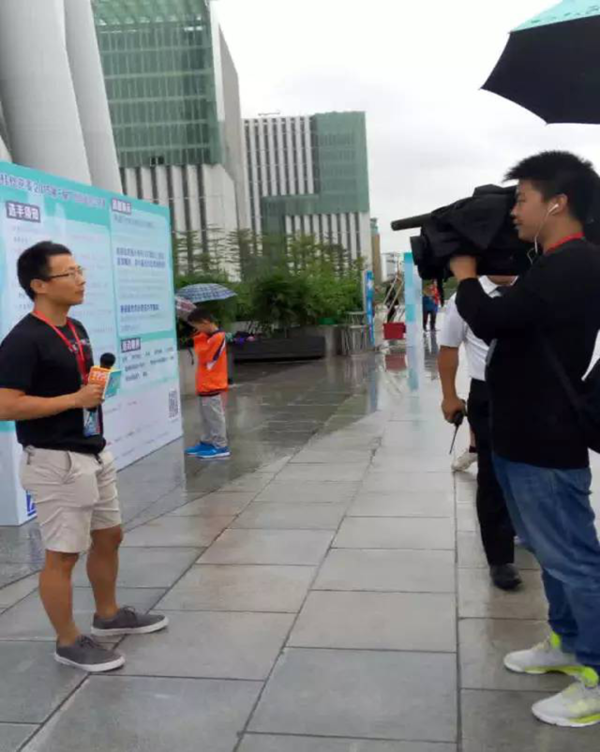 互动派CEO徐亚波接受南方电视台的现场采访