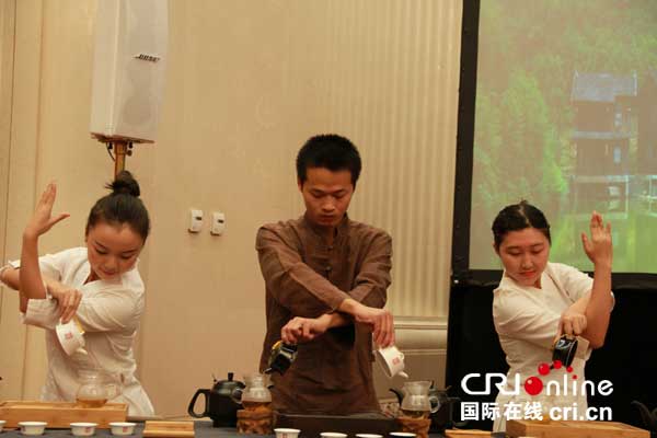 安化贫困人口_贫困山区的孩子图片
