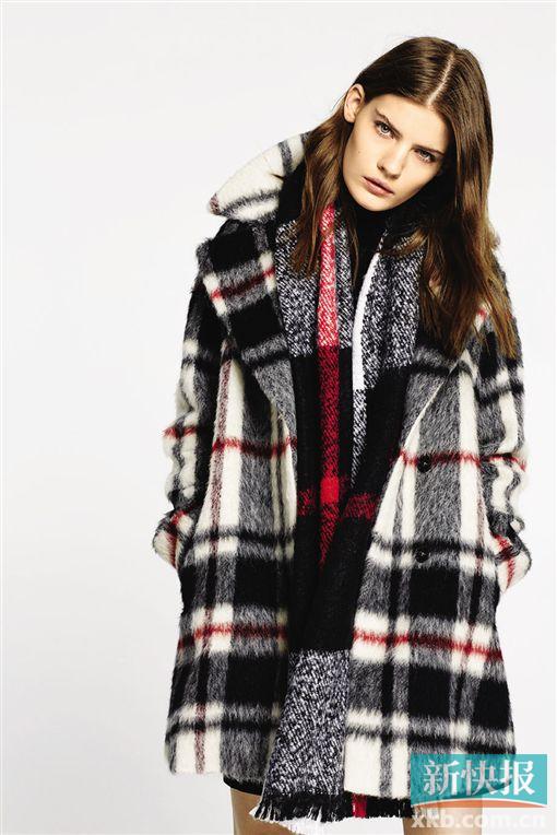 苏格兰格子是CHECK AGAIN特别系列的灵魂,既复古又时髦。