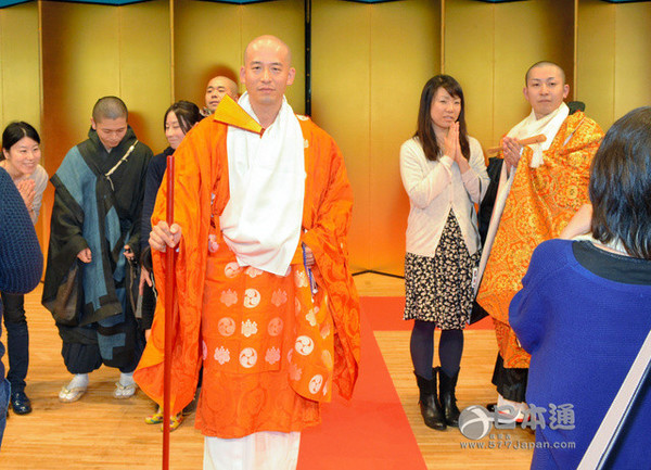 　　在日本，和尚可以结婚生子