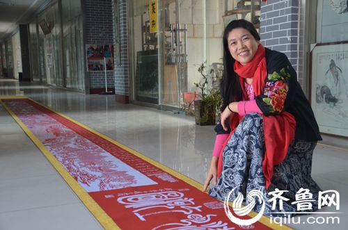 日照非物质文化遗产剪纸传承人辛崇花 耗时年余剪出14米《清明上河图》