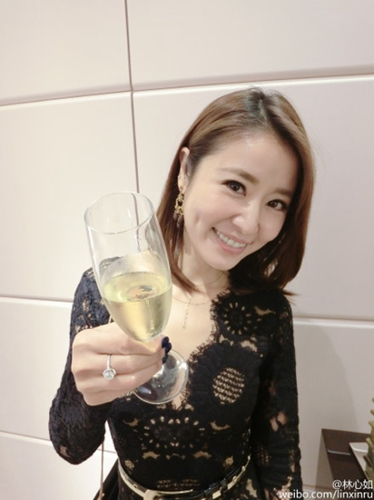 盘点明星透视装:林志玲性感 袁立造型引热议(图