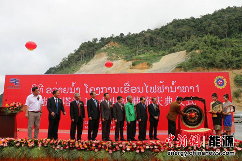 老挝南塔河1号水电站工程成功进行大江截流