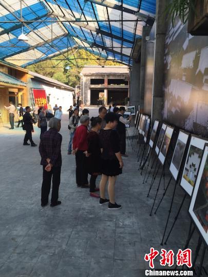 2015中国丽水摄影节举行　李婷婷　摄