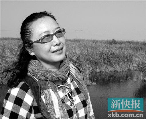 简介    张思燕 广州美术学院岭南画派纪念馆画家、国家一级美术师、广州市美术家协会副主席兼花鸟画艺委会主任、广东省美术家协会少儿艺术委员会副主任兼秘书长。