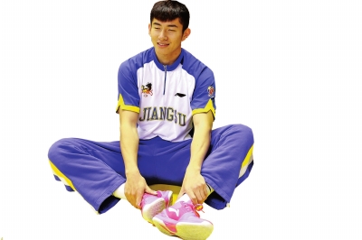 面对潜力新星的续约,江苏男篮竟给了份阴阳合