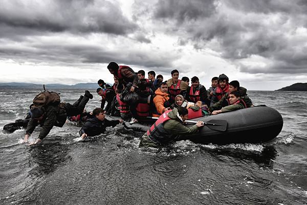 图话 | 仍在持续的欧洲难民潮|难民|难民问题