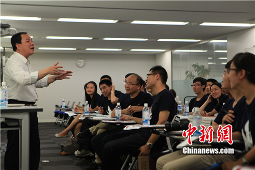 星火九期学员与早稻田大学教员座谈 清华“星火”学员供图