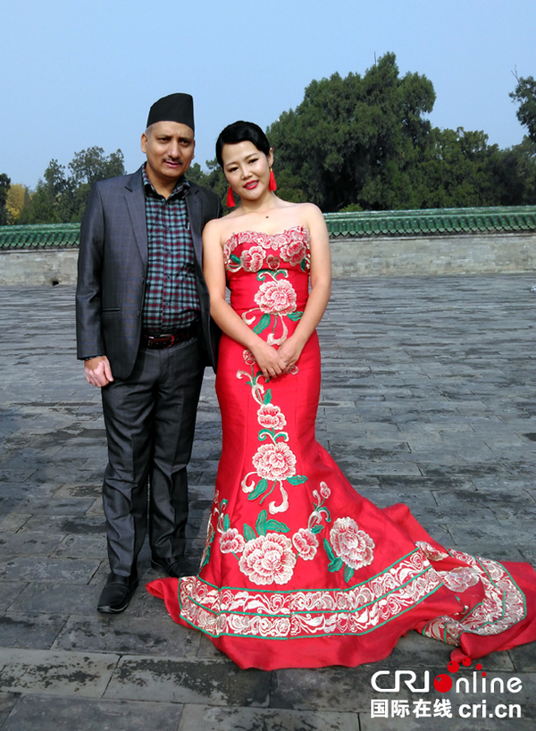 尼泊尔拍婚纱照_尼泊尔军刀图片