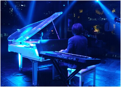 007幽灵党上海首映 FIND智能钢琴全新演绎|钢