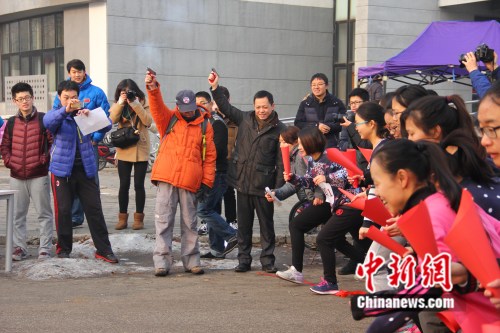 清华大学举办一二·九主题接力长跑活动(图