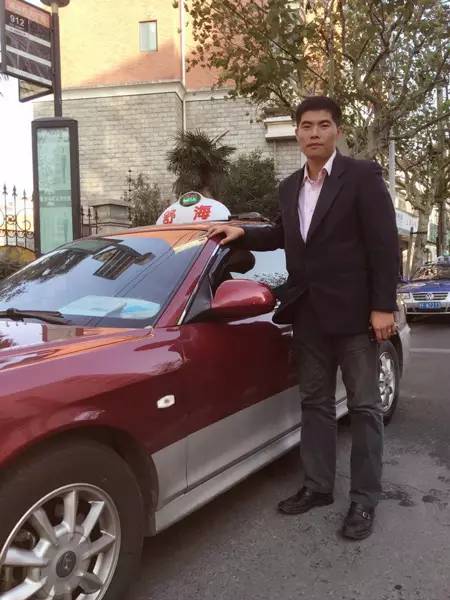 月收入超1.5万!上海最牛出租车司机的生意经