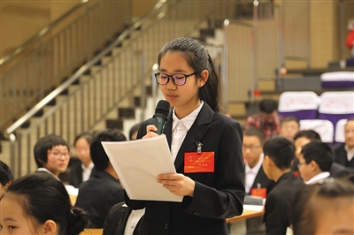 北京十二中科丰校区“模拟人大”社团成立于2013年9月。资料图片