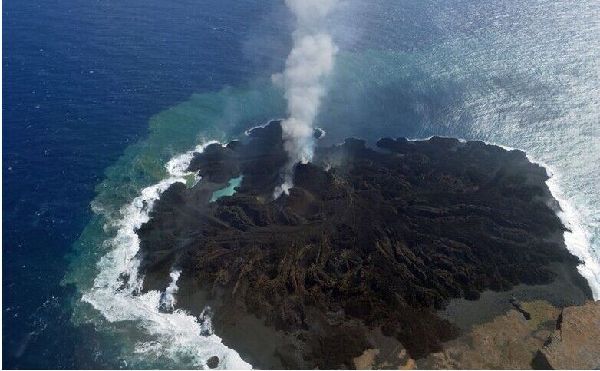 日本小笠原诸岛西之岛的火山（资料图）