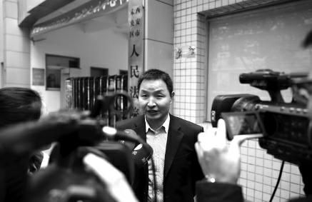 安通卡丢了不能挂失 律师状告一卡通案开庭|起