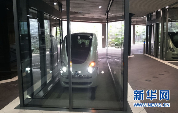 马斯达尔城内的交通工具--靠磁导航感知的全智能电动车