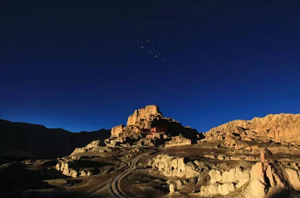　　10月，去昌都感受秋意浓