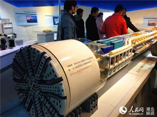 武汉地铁隧道掘进盾构机模型