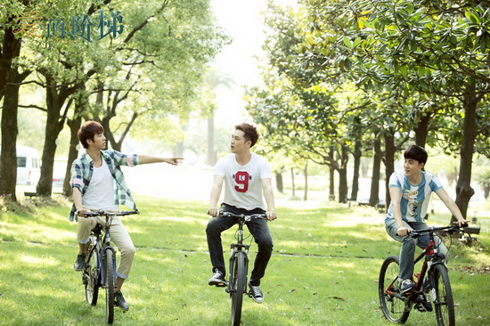 记李佳,张昆生,轰轰烈烈的曾经相爱过是什么歌