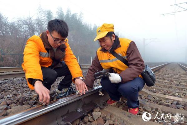 2015年最后一天:钢轨医生工作在一线|钢轨|探伤