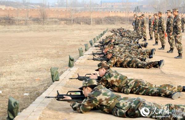 武警晋中市支队狠抓实战化军事训练(组图)