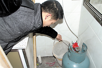 肖先生搬入新家只能用气罐。