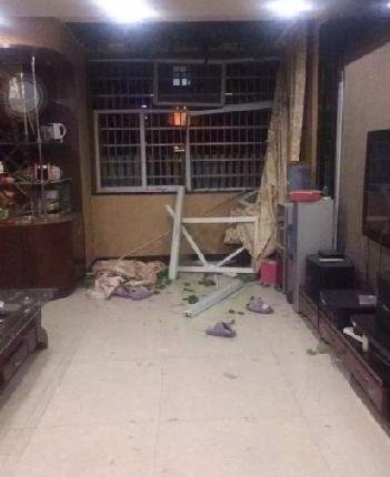  江西上饶烟花厂爆炸 :接连10声巨响 5公里外有