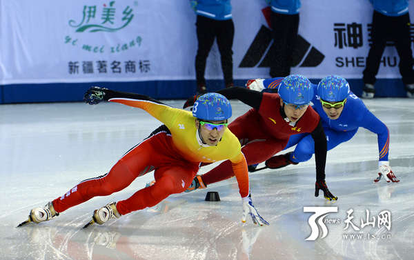 短道速滑成年男子组500米决赛。