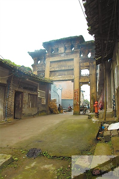 八塘石牌坊。