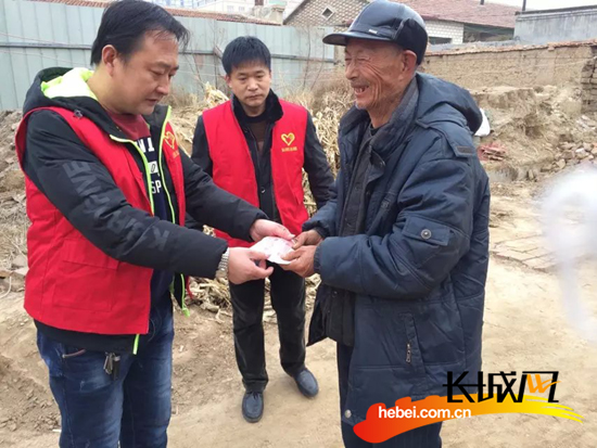 盐山爱心联盟为贫困残疾人、孤寡老人送温暖|