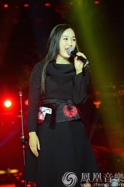 龙梅子、葛荟婕组合《怒放》 唱响2016中国民
