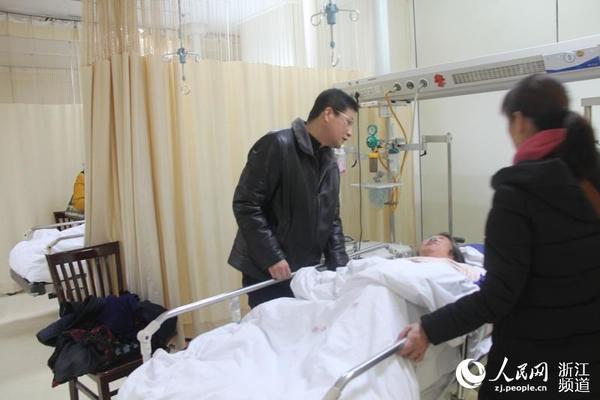 6记者新春走基层:急诊室里的小年夜(图)|病人|医生