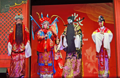 中国时尚京剧亮相韩国欢乐春节 惊艳首尔