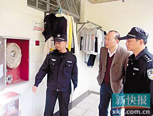 ■走访社区,节日不忘安全宣传。