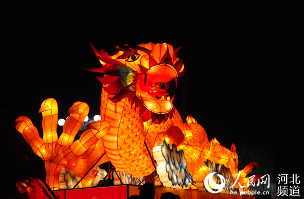 2月11日至26日（正月初四至十九），上百组鳌山灯亮相古城定州。图为参展鳌山灯。张梦琪 摄