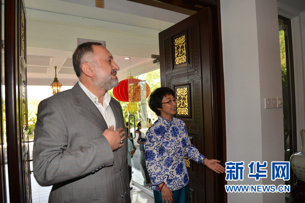中国驻文莱大使馆举行开门迎宾活动 庆猴年新