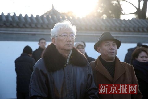 陈铎出现在追悼会现场。新京报记者 尹亚飞 摄