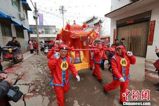 “城隍”出巡　董飞　摄