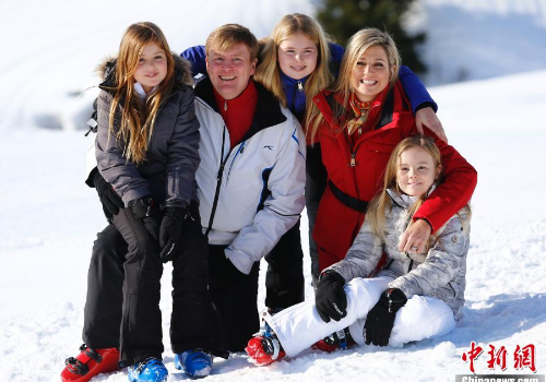 荷兰10岁公主滑雪出意外大腿骨折 直升机送医动手术