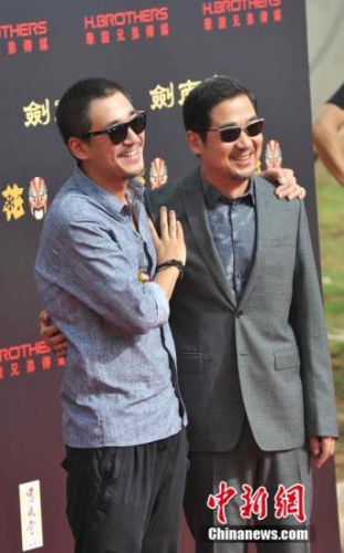 张默(左)与张国立。骆云飞 摄