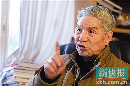 周国桢(1931—),陶艺泰斗,江西雕塑协会会长。1992年英国剑桥世界名人中心授予其“世纪勋章”。作品多次被中国美术馆、香港艺术馆等收藏。