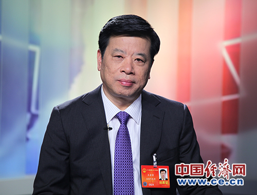 资料图:全国人大代表、中联重科副总裁王金富。中国经济网裴小阁/摄