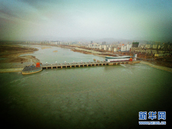 航拍黄河乌海段开河（摄于3月4日18时15分）(飞手 王虎 摄)