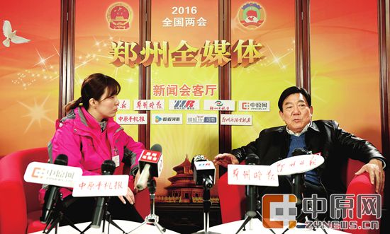 昨日，曹存正做客郑州全媒体新闻会客厅