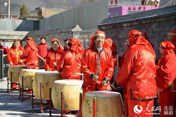 石景山: 二月二龙抬头 舞龙 理发  民俗馆里热闹非