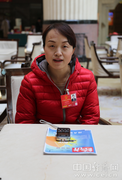 全国人大代表胡春霞。（中国经济网记者 彭薪 摄）