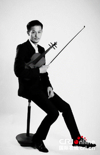 小提琴演奏家郑泽勋先生