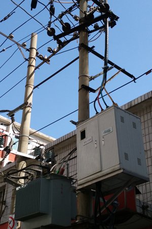 事发现场的变压器。网友供图